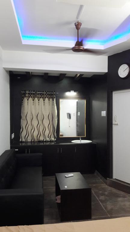 Srirangam Suit Rooms Tiruchirappalli Exterior photo